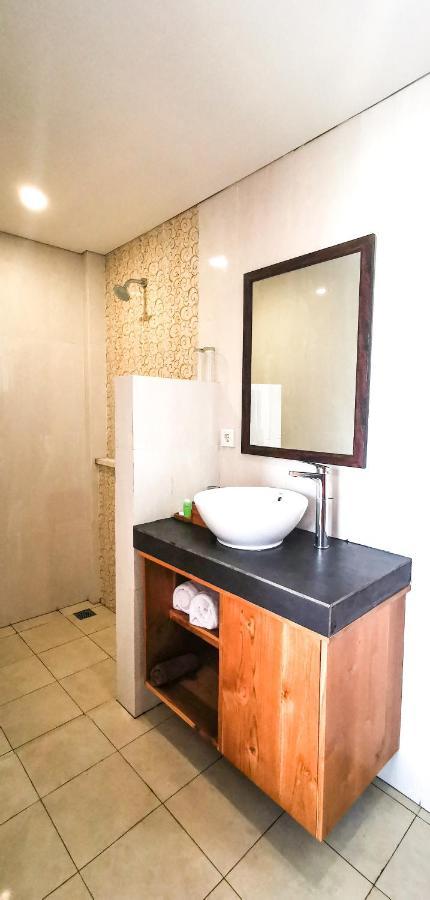 Santi Homestay Canggu  Ngoại thất bức ảnh